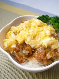 たっぷりネギが美味しい節約チリソース丼-レシピのメイン写真