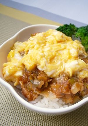 たっぷりネギが美味しい節約チリソース丼-レシピのメイン写真