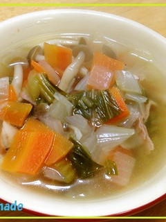 青梗菜とベーコンのコンソメスープ-レシピのメイン写真