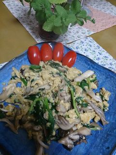 ニラとまいたけの卵とじ-レシピのメイン写真