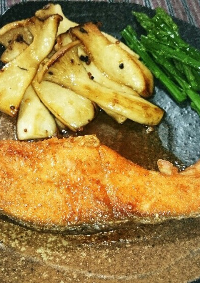 簡単うまぁい♪鮭のムニエルバター醤油-レシピのメイン写真