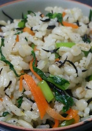 ひじき＆かぶの葉の混ぜご飯-レシピのメイン写真