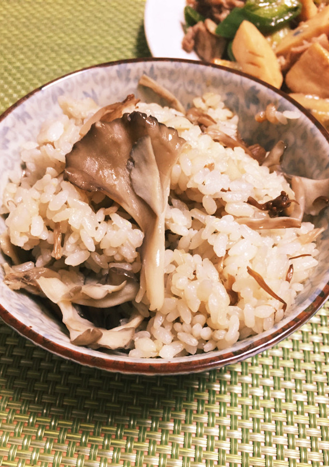 炊飯器で簡単☆きのこたっぷり炊き込みご飯-レシピのメイン写真