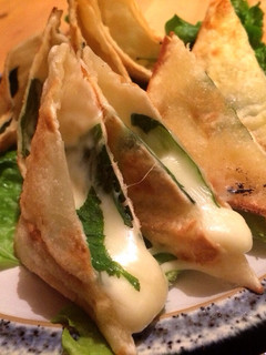餃子の皮で!大葉のとろ〜りチーズ揚げ-レシピのメイン写真