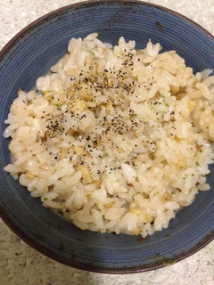 簡単♪美味♪ピリっと天かすご飯・おにぎり-レシピのメイン写真