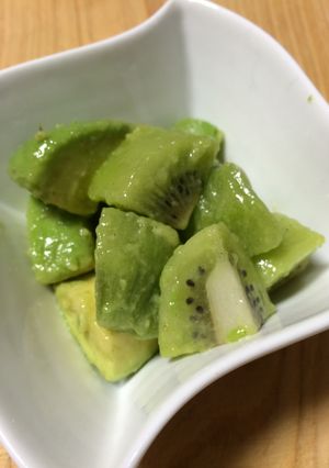男の手料理♪キュウイとアボガドde？？？-レシピのメイン写真
