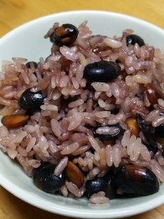 香ばしい香りがたまらん♡黒豆ご飯-レシピのメイン写真