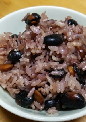 香ばしい香りがたまらん♡黒豆ご飯-レシピのメイン写真