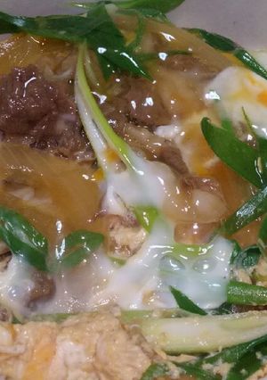 すき焼きのタレを使い牛肉と卵で簡単他人丼-レシピのメイン写真
