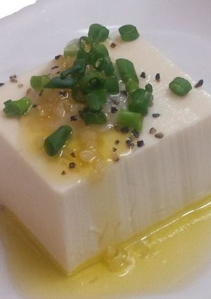 豆腐のガーリックオイルがけ～塩麹を添えて-レシピのメイン写真