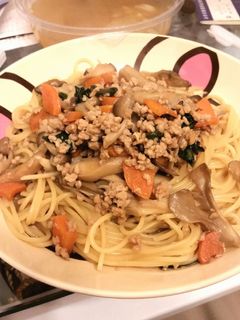 余り物鶏そぼろで和風きのこすぱ-レシピのメイン写真