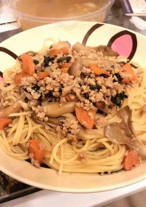余り物鶏そぼろで和風きのこすぱ-レシピのメイン写真