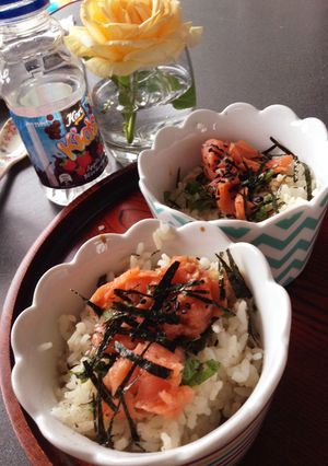 簡単 朝食に スモークサーモンと、青葉丼-レシピのメイン写真