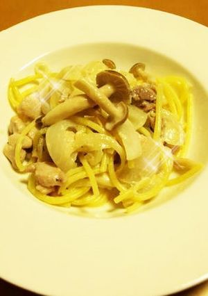 鶏肉としめじのクリームパスタ-レシピのメイン写真