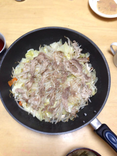 簡単♪豚肉とたっぷり野菜の蒸し焼き-レシピのメイン写真