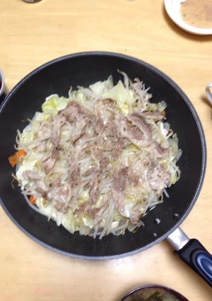 簡単♪豚肉とたっぷり野菜の蒸し焼き-レシピのメイン写真