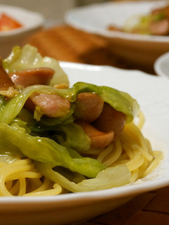 たっぷりレタスとウインナーのパスタ-レシピのメイン写真