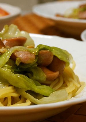 たっぷりレタスとウインナーのパスタ-レシピのメイン写真