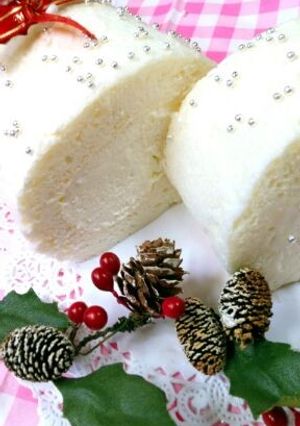 ☆クリスマスケーキに白いロールケーキ☆-レシピのメイン写真