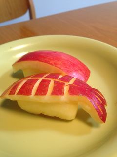 りんごでにぎり寿司!(エビ、飾り切り)-レシピのメイン写真