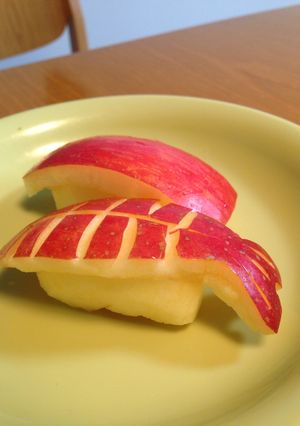 りんごでにぎり寿司！（エビ、飾り切り）-レシピのメイン写真