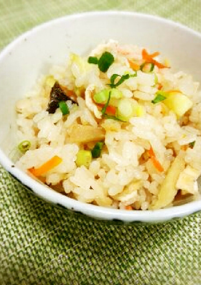 白だしで簡単☆お芋と油揚げの炊き込みご飯-レシピのメイン写真