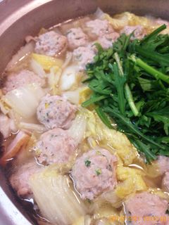 鍋に肉団子♪-レシピのメイン写真
