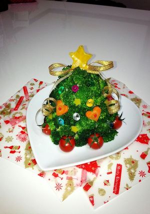 ポテサラにブロッコリーでクリスマスツリー-レシピのメイン写真