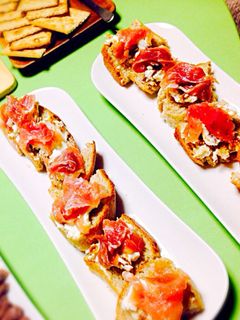 すぐできる!クリチと生ハムのおつまみ-レシピのメイン写真