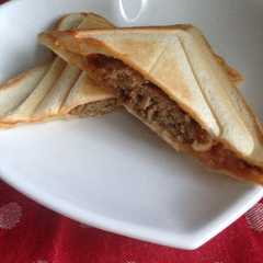 รูปของ ♡ハンバーグとチーズのホットサンド♡