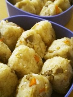 子供が喜ぶ 甘口鳥ごぼうの炊き込みご飯-レシピのメイン写真