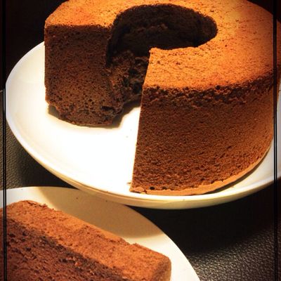 基本からアレンジまで！思わずつくりたくなる「チョコシフォンケーキ