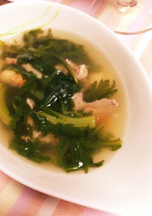 やさしい味♡春菊と豚肉のスープ-レシピのメイン写真