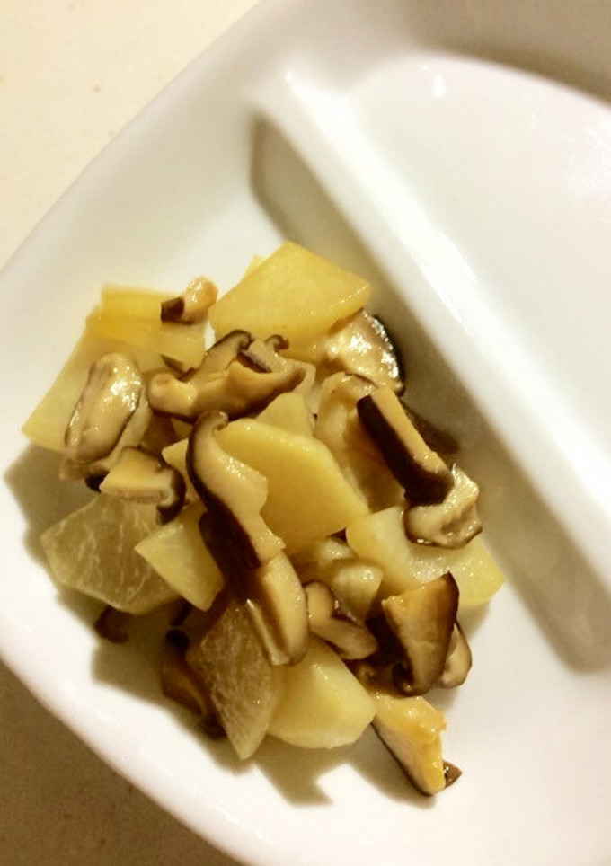 大根と椎茸のごま油炒め-レシピのメイン写真