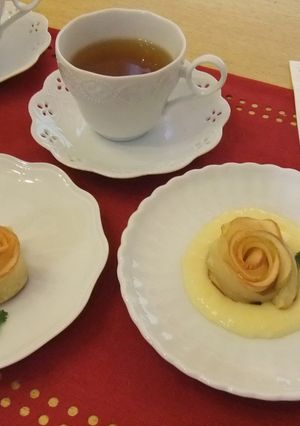 クリームたっぷりバラのアップルパイ-レシピのメイン写真