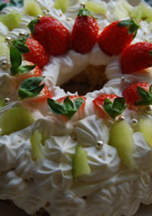 クリスマスにいちごとキウィのリングケーキ-レシピのメイン写真