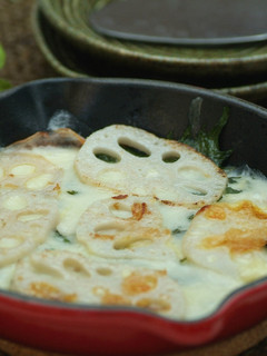 れんこんとハムのチーズ焼き-レシピのメイン写真