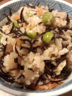 具沢山♪ひじきと油揚げの炊き込みご飯-レシピのメイン写真