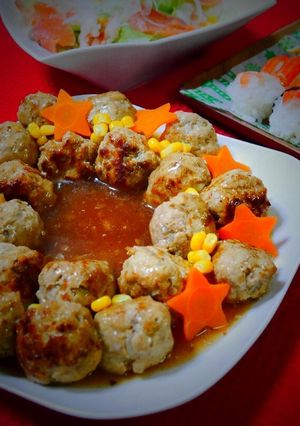 豚挽き肉☆お楽しみ肉団子リース-レシピのメイン写真