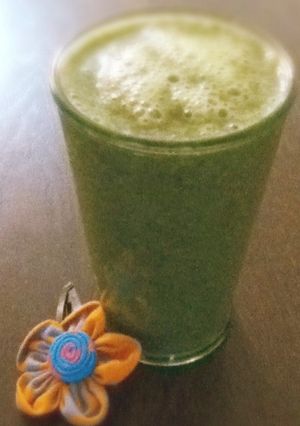 ベビーリーフ いちごのグリーンスムージー-レシピのメイン写真