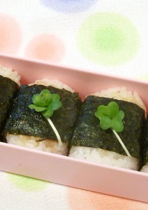 キャラ弁 ♣四つ葉のクローバー♣-レシピのメイン写真