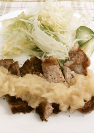ポークソテーのリンゴソース添え-レシピのメイン写真