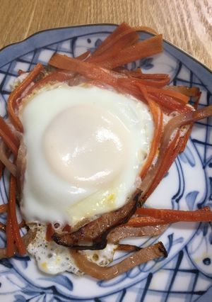 金時にんじんの巣ごもり卵(焼き豚入り)-レシピのメイン写真