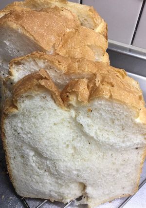 黒こしょう&とろけるチーズ入りの食パン-レシピのメイン写真