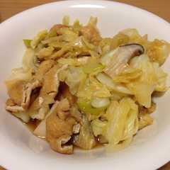 รูปของ キャベツと油揚げの蒸し煮