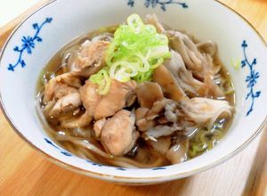 年越しそばに♪ゴマ香る～鶏肉と舞茸の蕎麦-レシピのメイン写真