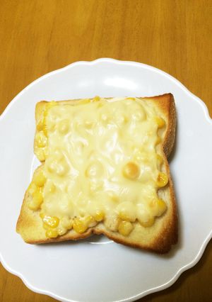 簡単！コーンマヨチーズトースト-レシピのメイン写真