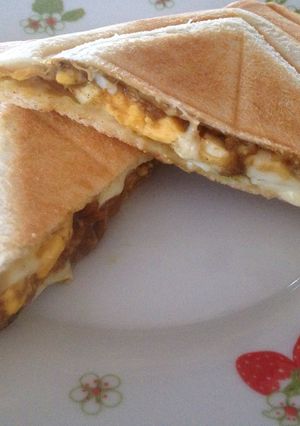 ♡カレーとゆで卵のホットサンド♡-レシピのメイン写真