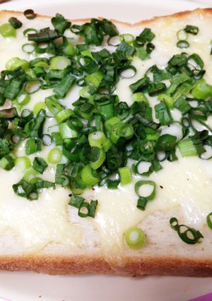 簡単！ 小ねぎとチーズのトースト-レシピのメイン写真