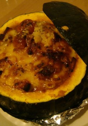 丸ごとかぼちゃでグラタン。トマト味で♪-レシピのメイン写真